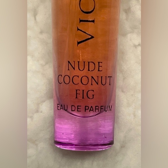 NWOT-Victoria’s Secret Nude Coconut Fig Set - Picture 3 of 3